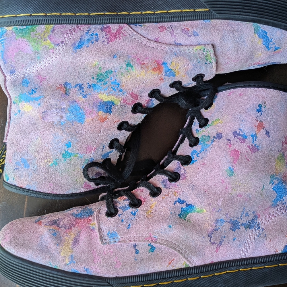 Dr. Martens Sheridan Women's Suede Boots Pink Rainbow Burst Size 7 US L. - Picture 2 of 8